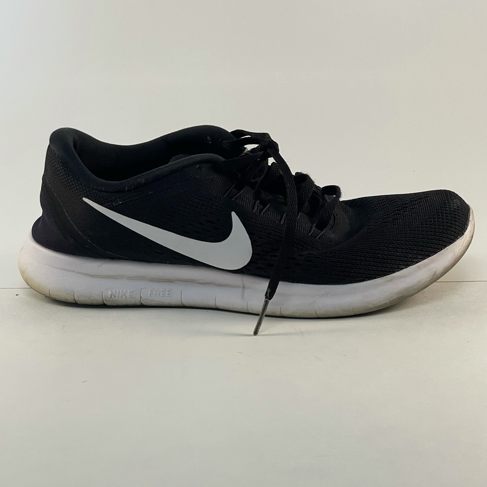 Women’s Black Nike Free Run Sneakers